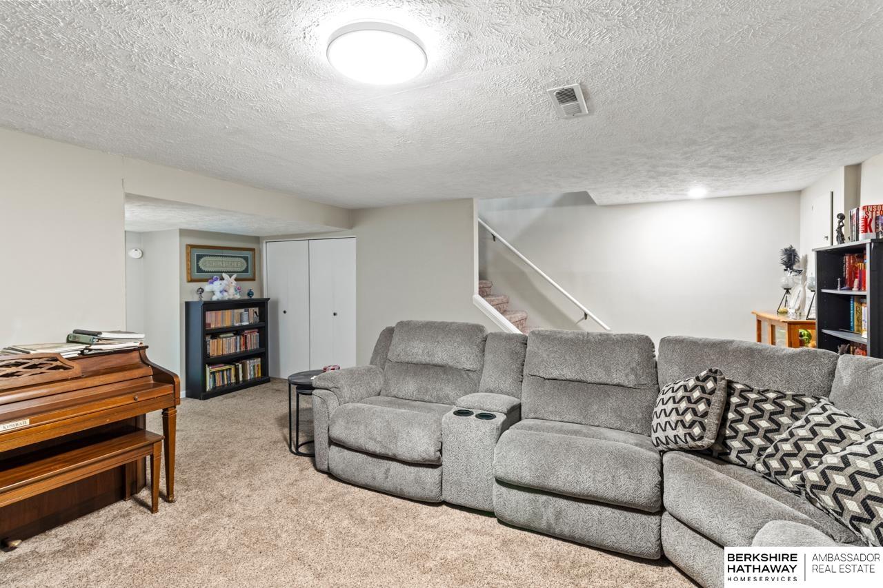 Omaha, Nebraska 68127, United States, 3 Bedrooms Bedrooms, ,3 BathroomsBathrooms,Residential,Active,127929