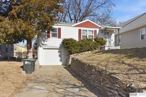 Photo of 1328 Washington Street, Omaha, NE 68107 (MLS # 22607007)