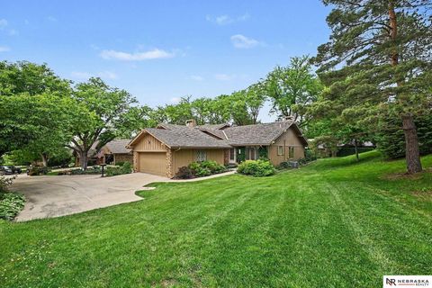 Photo of 10262 Fieldcrest Drive, Omaha, NE 68114 (MLS # 22615342)