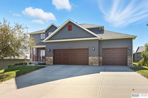 Photo of 19505 Pearl Circle, Omaha, NE 68022 (MLS # 22529524)