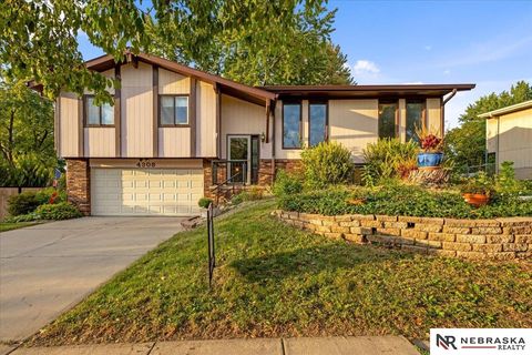 Photo of 4308 Faulkner Court, Lincoln, NE 68516 (MLS # 22534333)