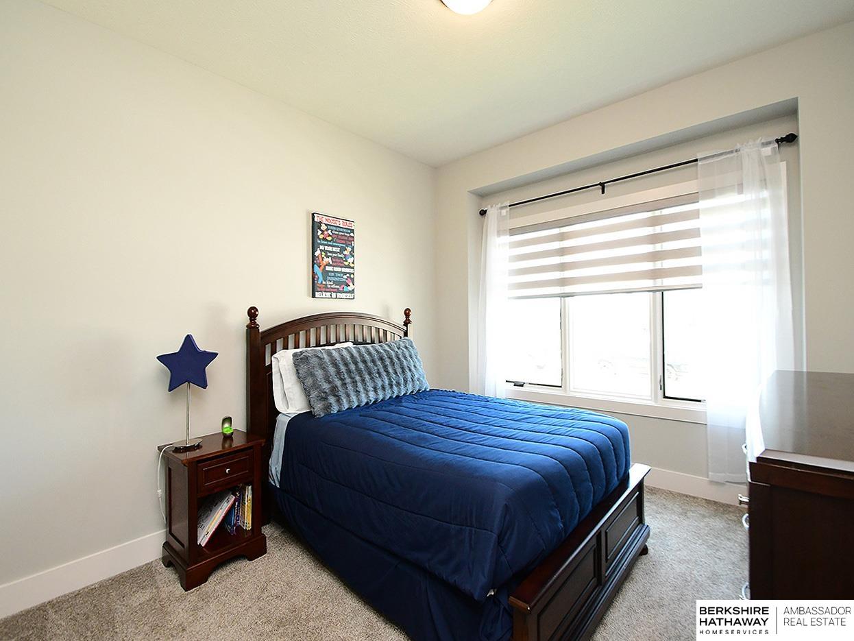 Omaha, Nebraska 68022, United States, 5 Bedrooms Bedrooms, ,3 BathroomsBathrooms,Residential,Pending,171840