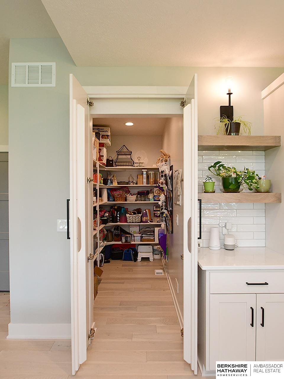 Omaha, Nebraska 68022, United States, 5 Bedrooms Bedrooms, ,3 BathroomsBathrooms,Residential,Pending,171840