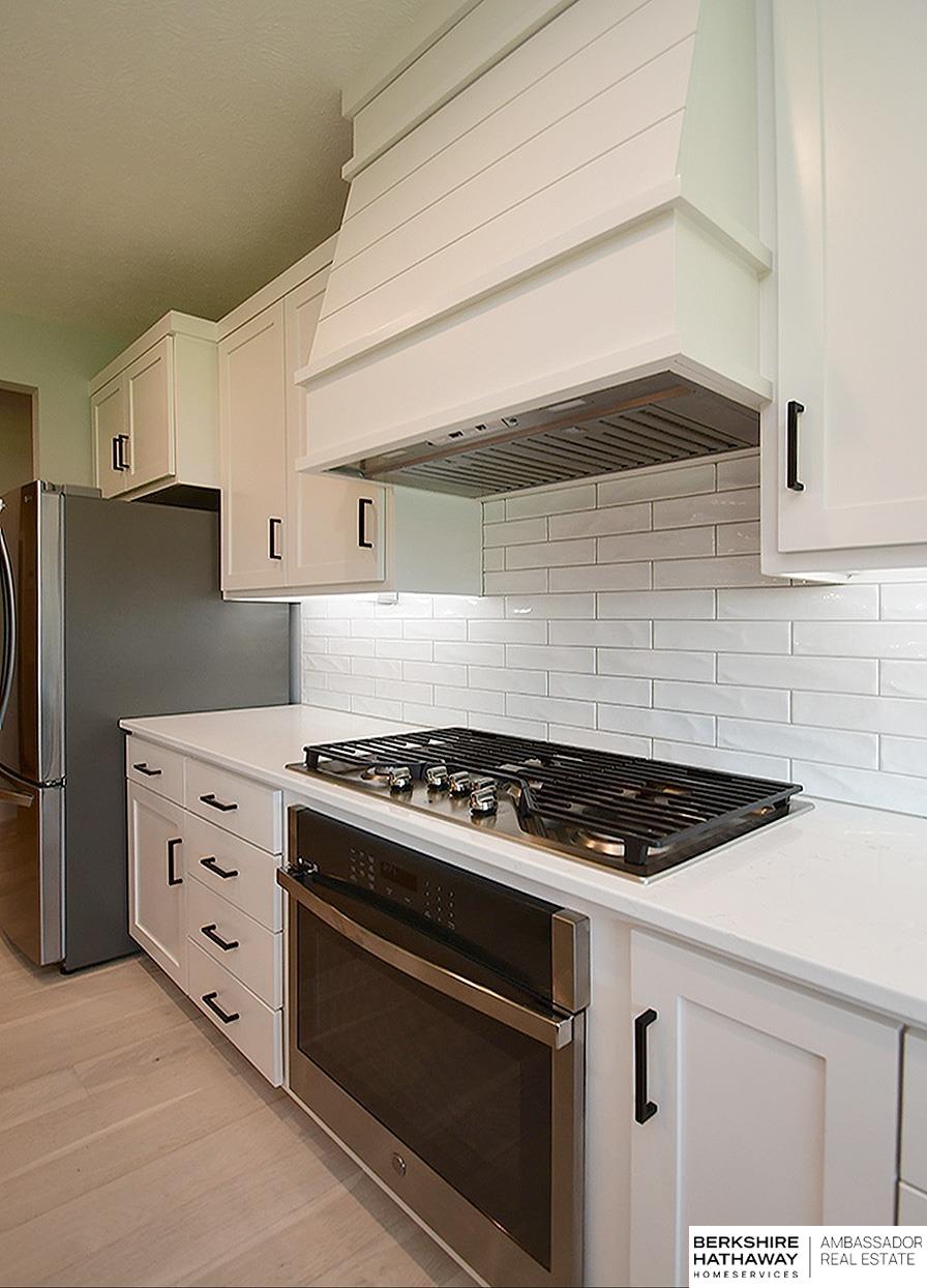 Omaha, Nebraska 68022, United States, 5 Bedrooms Bedrooms, ,3 BathroomsBathrooms,Residential,Pending,171840