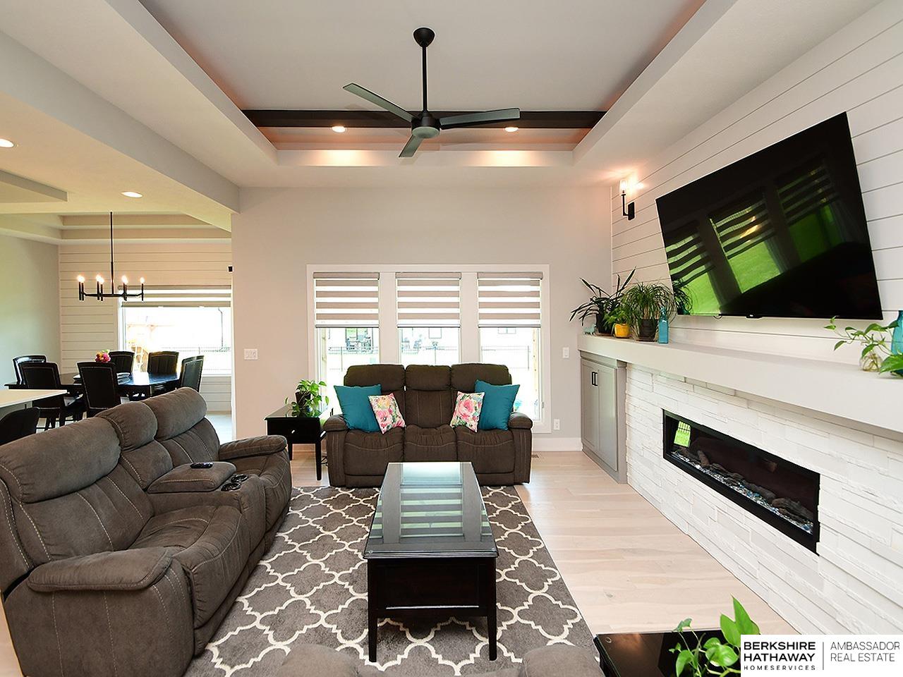 Omaha, Nebraska 68022, United States, 5 Bedrooms Bedrooms, ,3 BathroomsBathrooms,Residential,Pending,171840