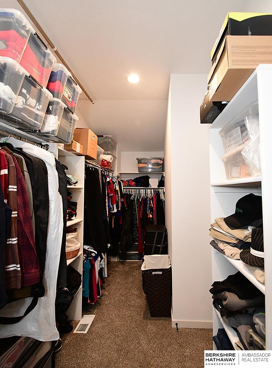 Omaha, Nebraska 68022, United States, 5 Bedrooms Bedrooms, ,3 BathroomsBathrooms,Residential,Pending,171840