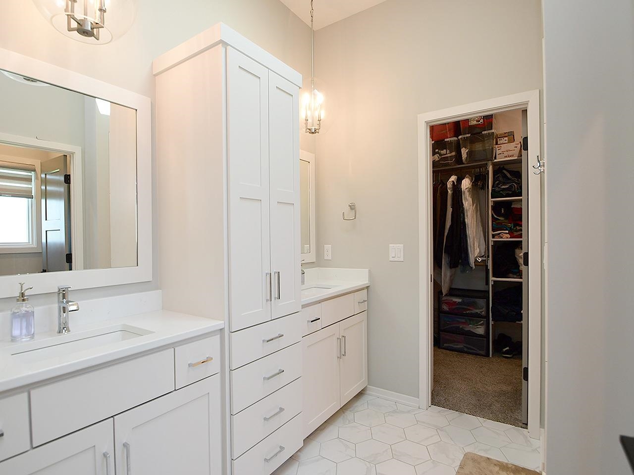 Omaha, Nebraska 68022, United States, 5 Bedrooms Bedrooms, ,3 BathroomsBathrooms,Residential,Pending,171840