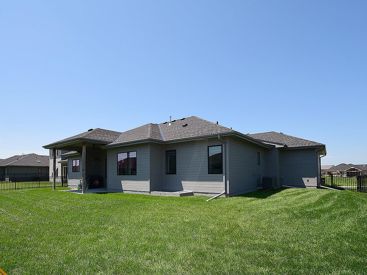 Omaha, Nebraska 68022, United States, 5 Bedrooms Bedrooms, ,3 BathroomsBathrooms,Residential,Pending,171840