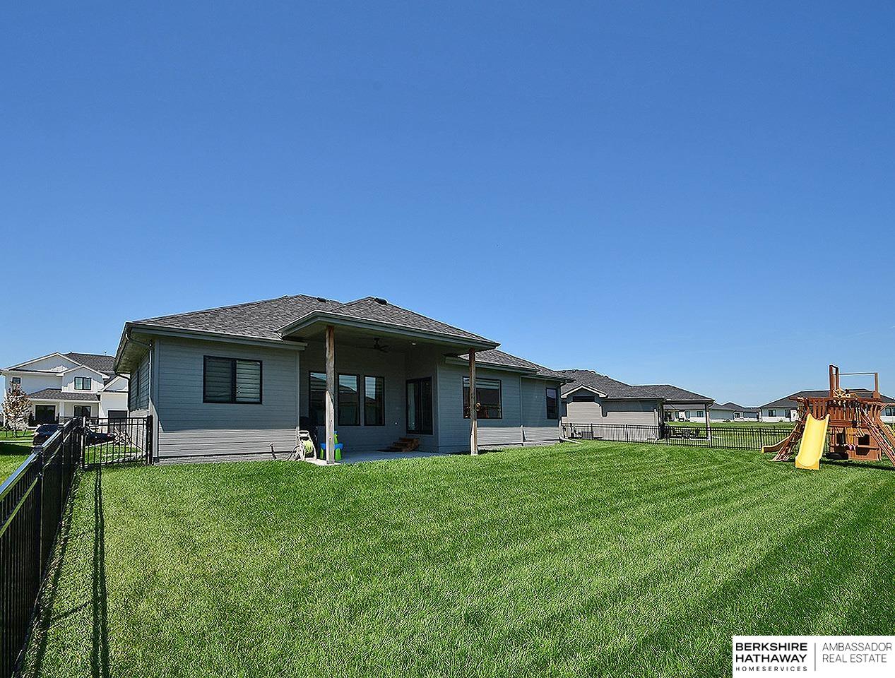 Omaha, Nebraska 68022, United States, 5 Bedrooms Bedrooms, ,3 BathroomsBathrooms,Residential,Pending,171840