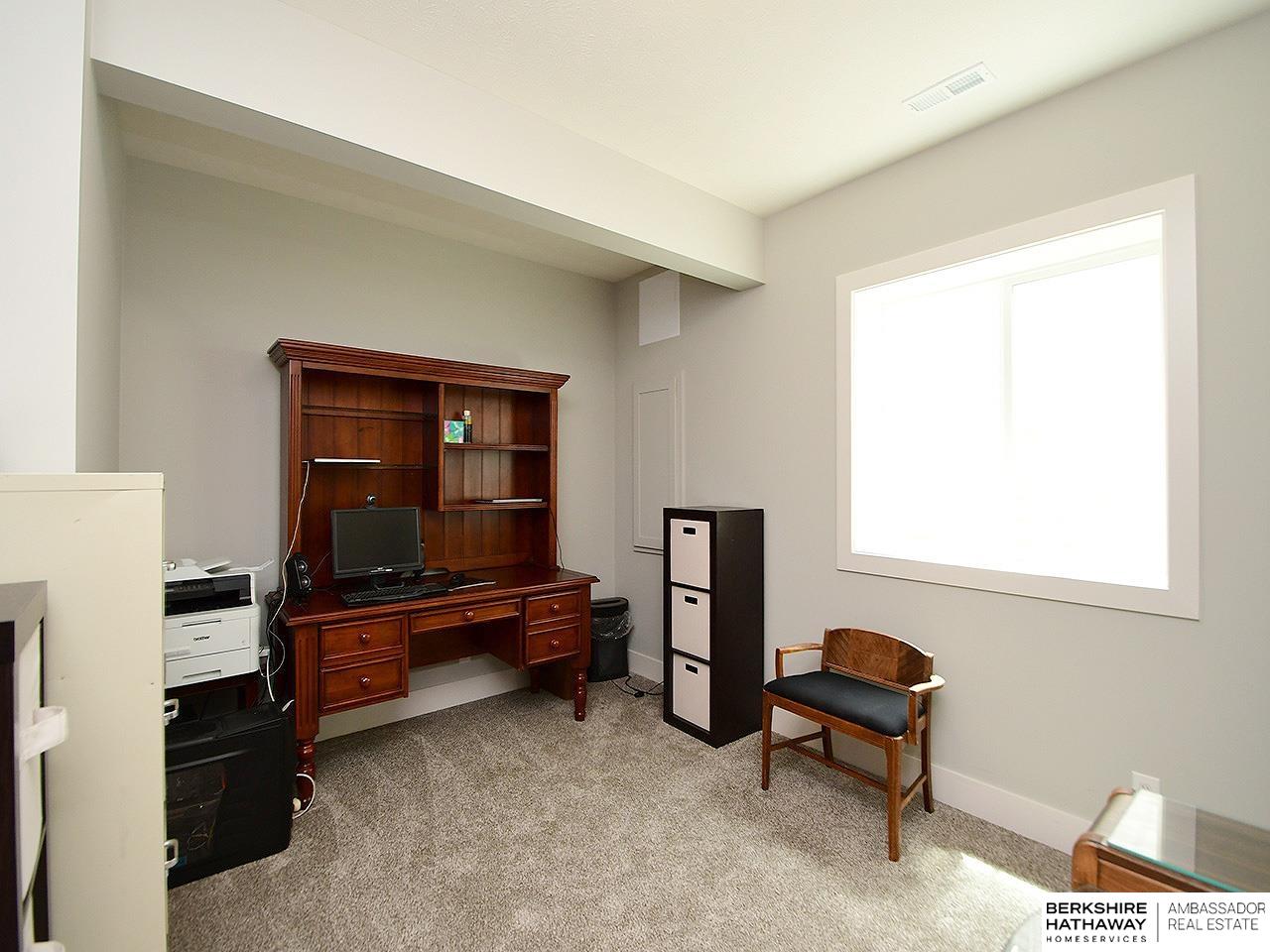 Omaha, Nebraska 68022, United States, 5 Bedrooms Bedrooms, ,3 BathroomsBathrooms,Residential,Pending,171840