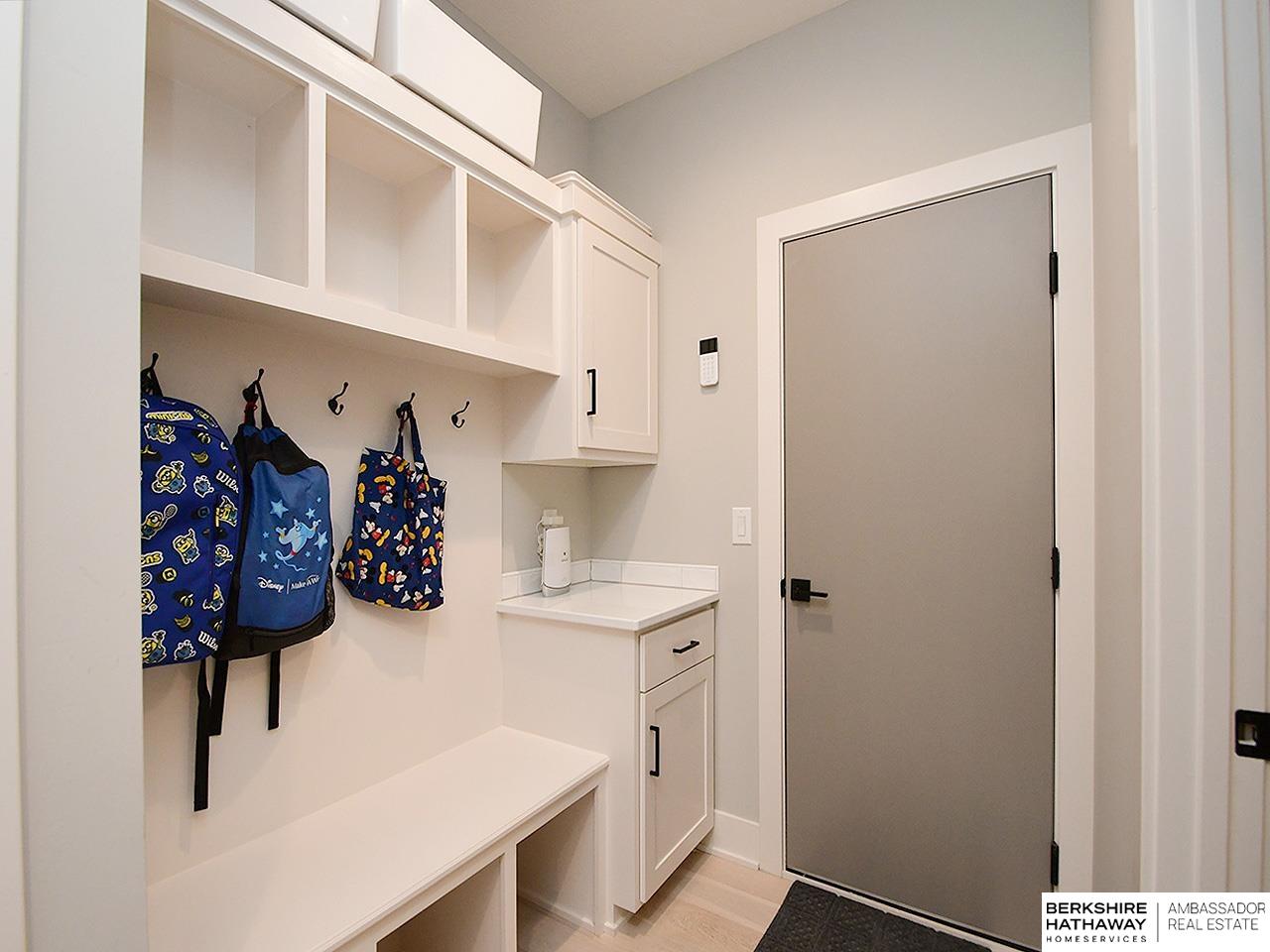 Omaha, Nebraska 68022, United States, 5 Bedrooms Bedrooms, ,3 BathroomsBathrooms,Residential,Pending,171840