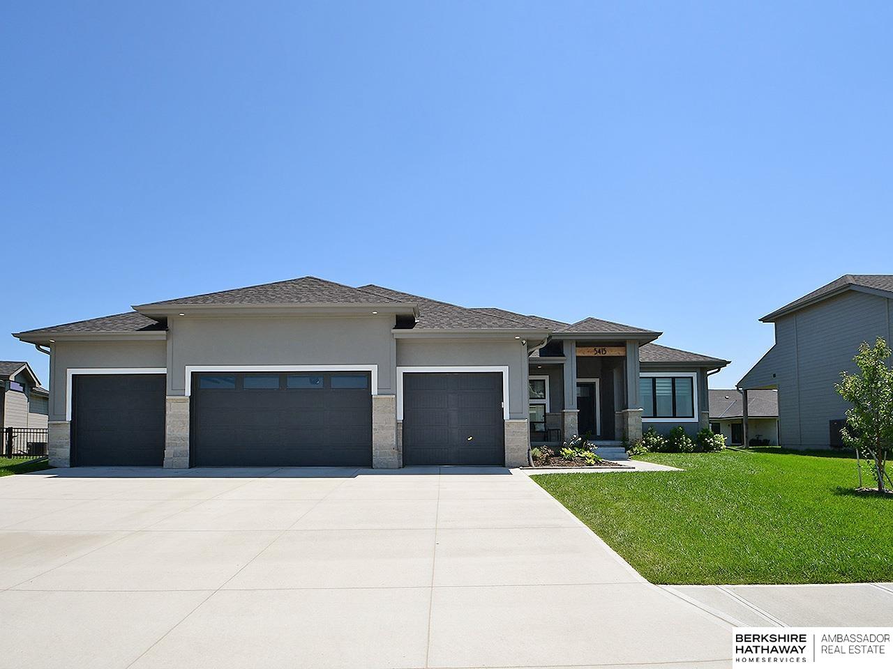 Omaha, Nebraska 68022, United States, 5 Bedrooms Bedrooms, ,3 BathroomsBathrooms,Residential,Pending,171840