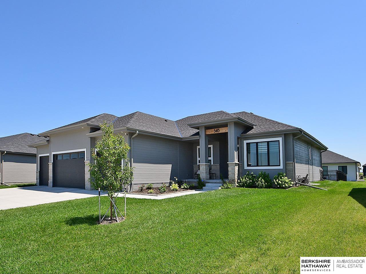 Omaha, Nebraska 68022, United States, 5 Bedrooms Bedrooms, ,3 BathroomsBathrooms,Residential,Pending,171840