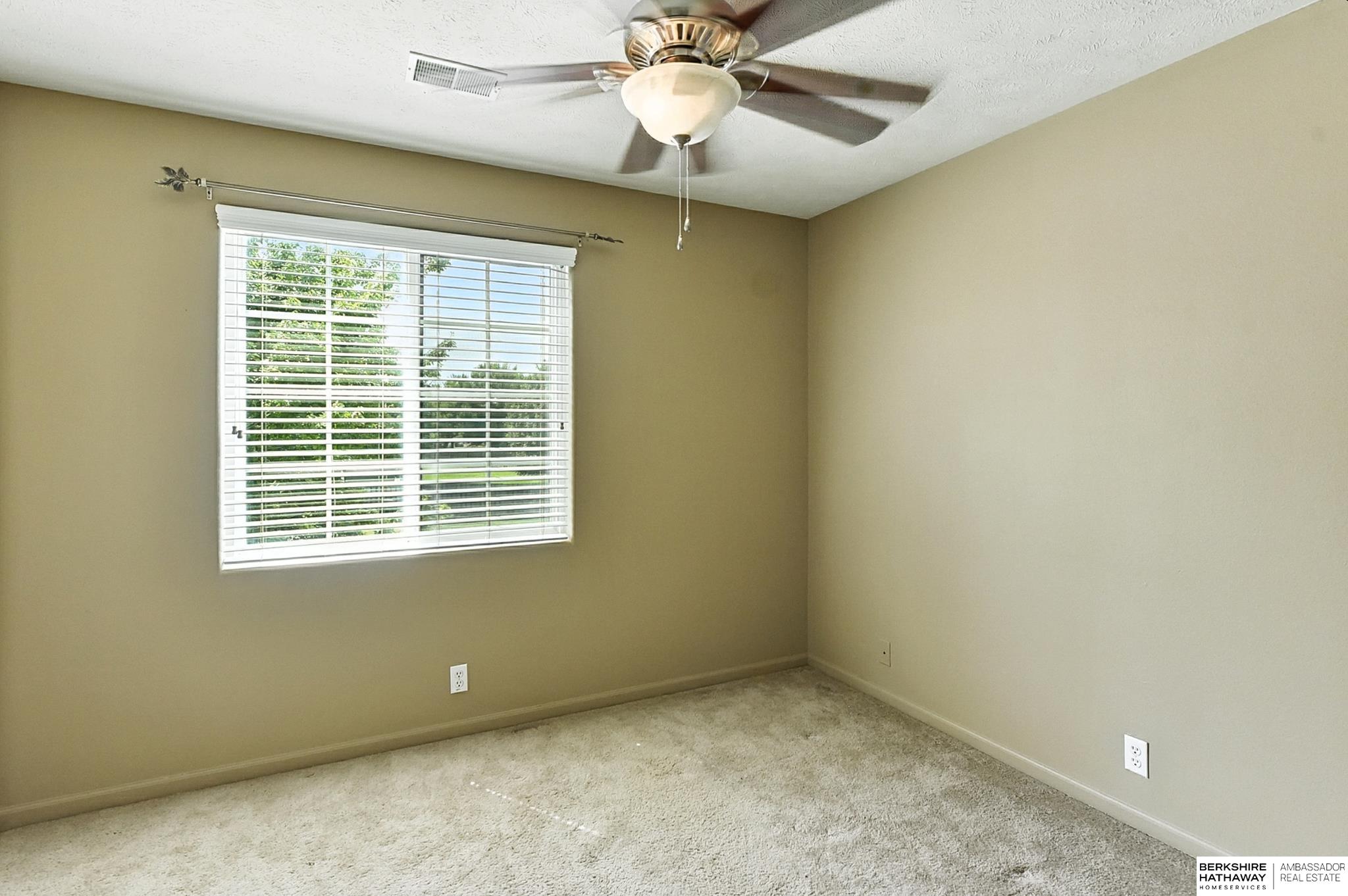 Omaha, Nebraska 68136, United States, 3 Bedrooms Bedrooms, ,4 BathroomsBathrooms,Residential,Active,188970