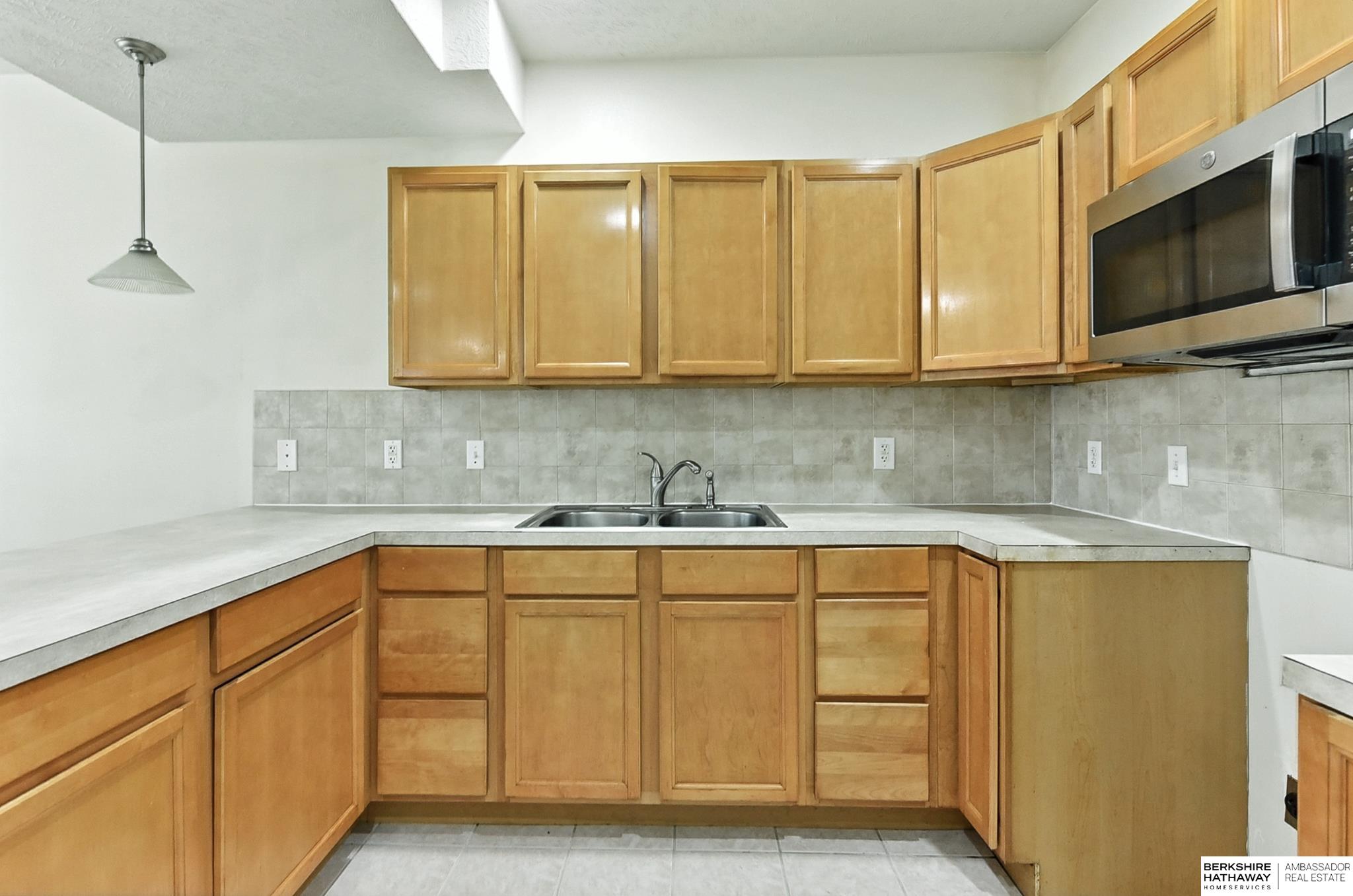 Omaha, Nebraska 68136, United States, 3 Bedrooms Bedrooms, ,4 BathroomsBathrooms,Residential,Active,188970