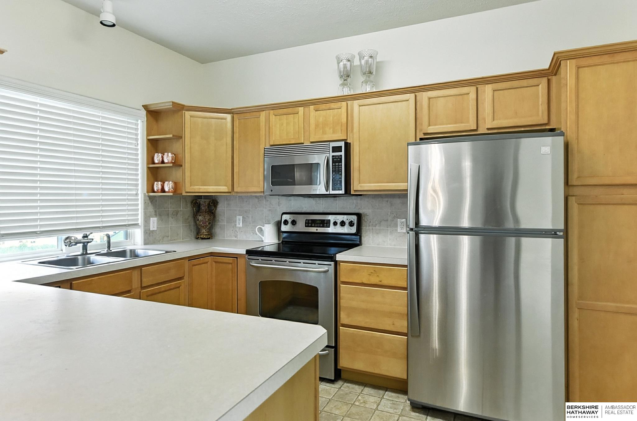 Omaha, Nebraska 68136, United States, 3 Bedrooms Bedrooms, ,4 BathroomsBathrooms,Residential,Active,188970