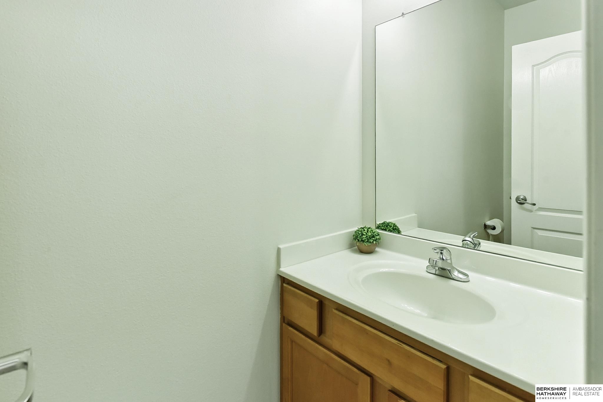 Omaha, Nebraska 68136, United States, 3 Bedrooms Bedrooms, ,4 BathroomsBathrooms,Residential,Active,188970