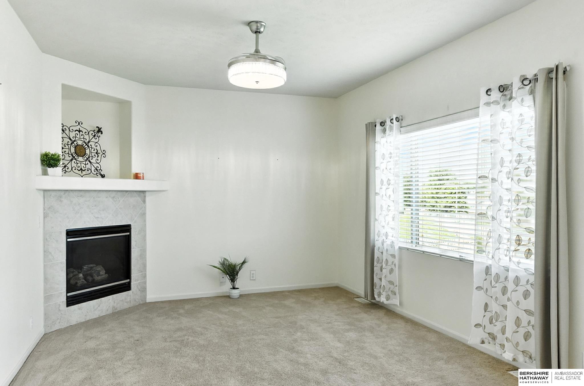 Omaha, Nebraska 68136, United States, 3 Bedrooms Bedrooms, ,4 BathroomsBathrooms,Residential,Active,188970