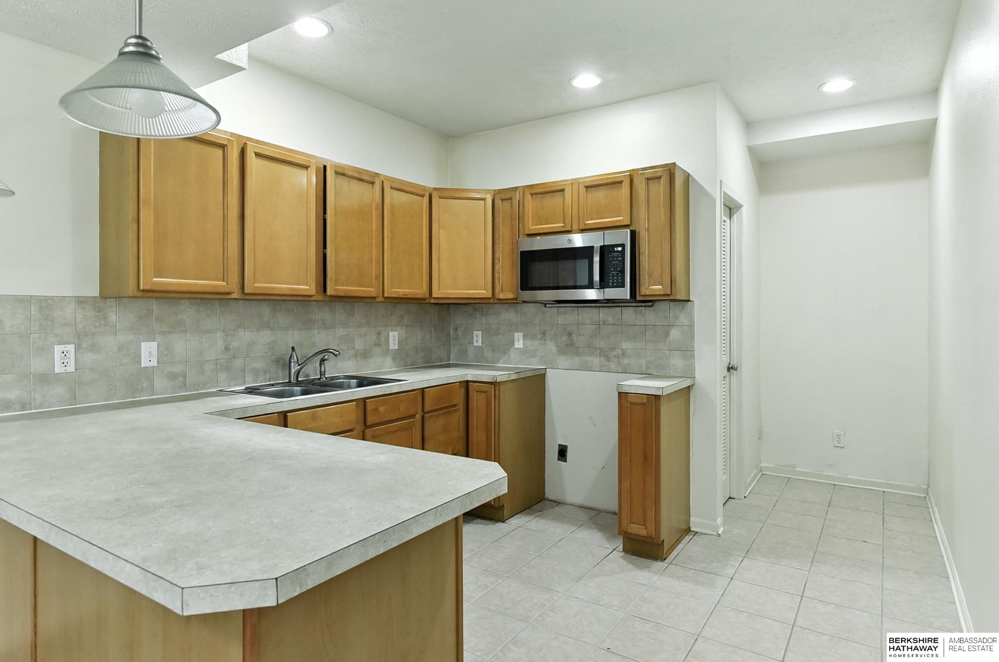 Omaha, Nebraska 68136, United States, 3 Bedrooms Bedrooms, ,4 BathroomsBathrooms,Residential,Active,188970