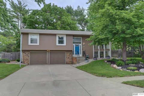 Photo of 14830 Drexel Street, Omaha, NE 68137 (MLS # 22615536)