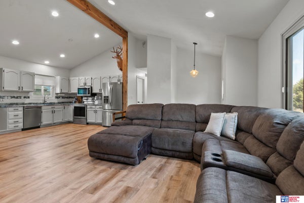10541 N 136TH ST, WAVERLY, NE 68462 - Image 79cfc08e2eb93541aca8ef75c8b097fb/2207696736