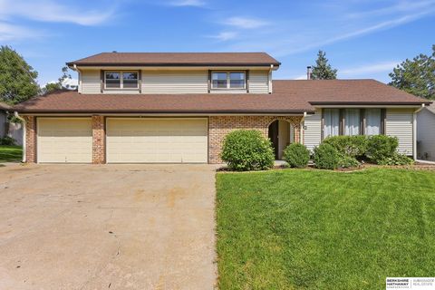Photo of 867 S 156th Avenue, Omaha, NE 68118 (MLS # 22619523)
