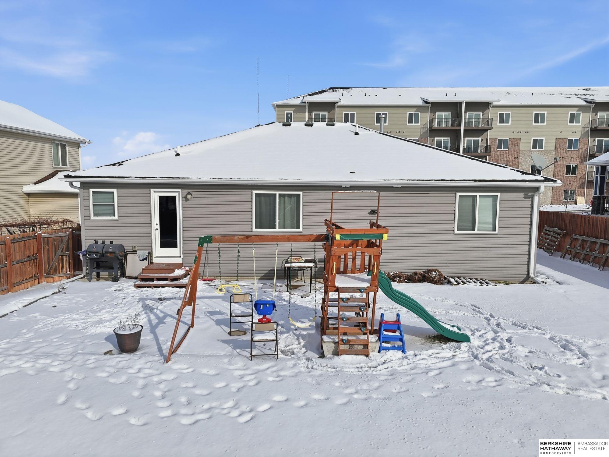 Lincoln, Nebraska 68516, United States, 4 Bedrooms Bedrooms, ,3 BathroomsBathrooms,Residential,Active,251002