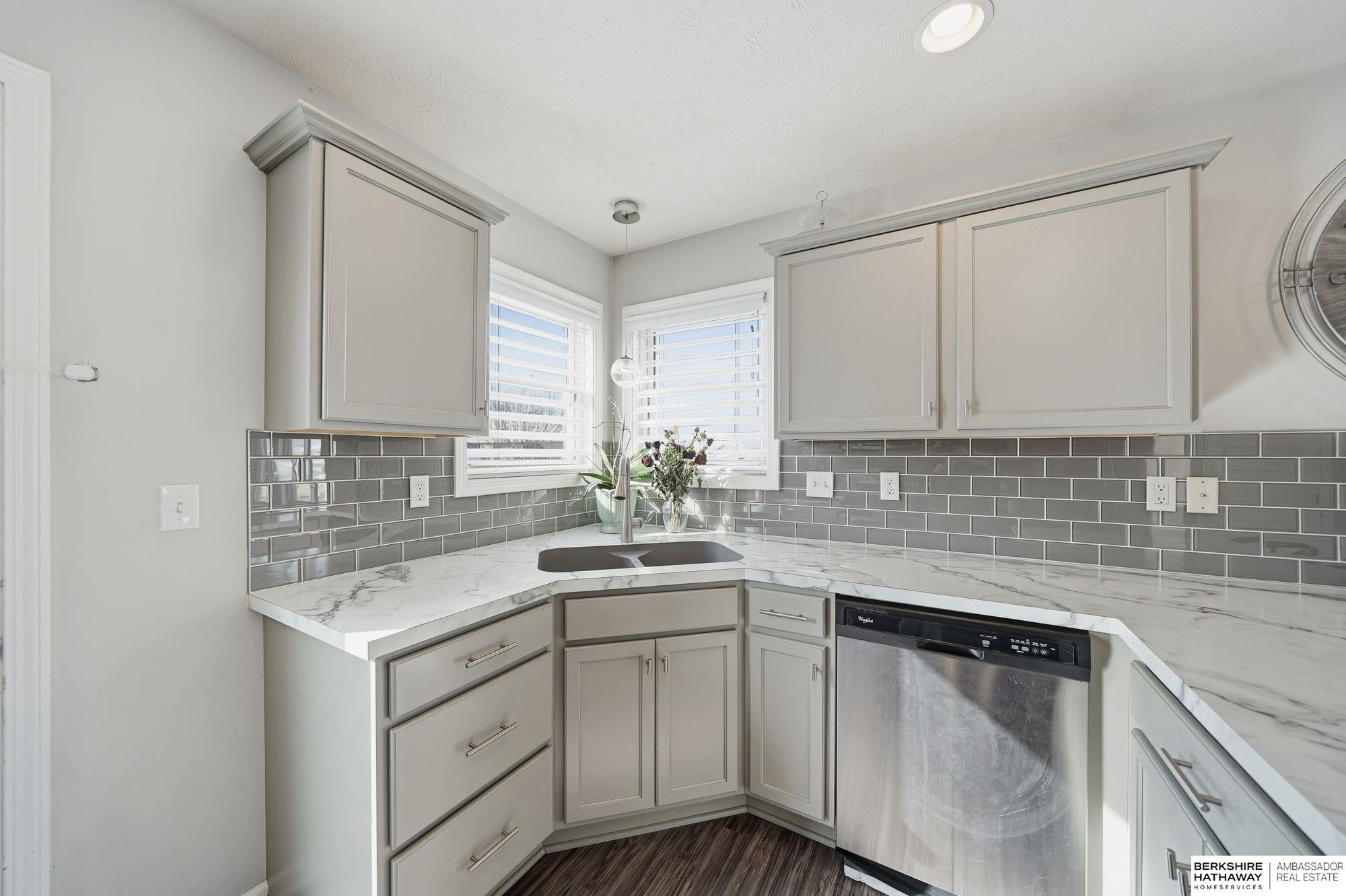 Lincoln, Nebraska 68516, United States, 4 Bedrooms Bedrooms, ,3 BathroomsBathrooms,Residential,Active,251002