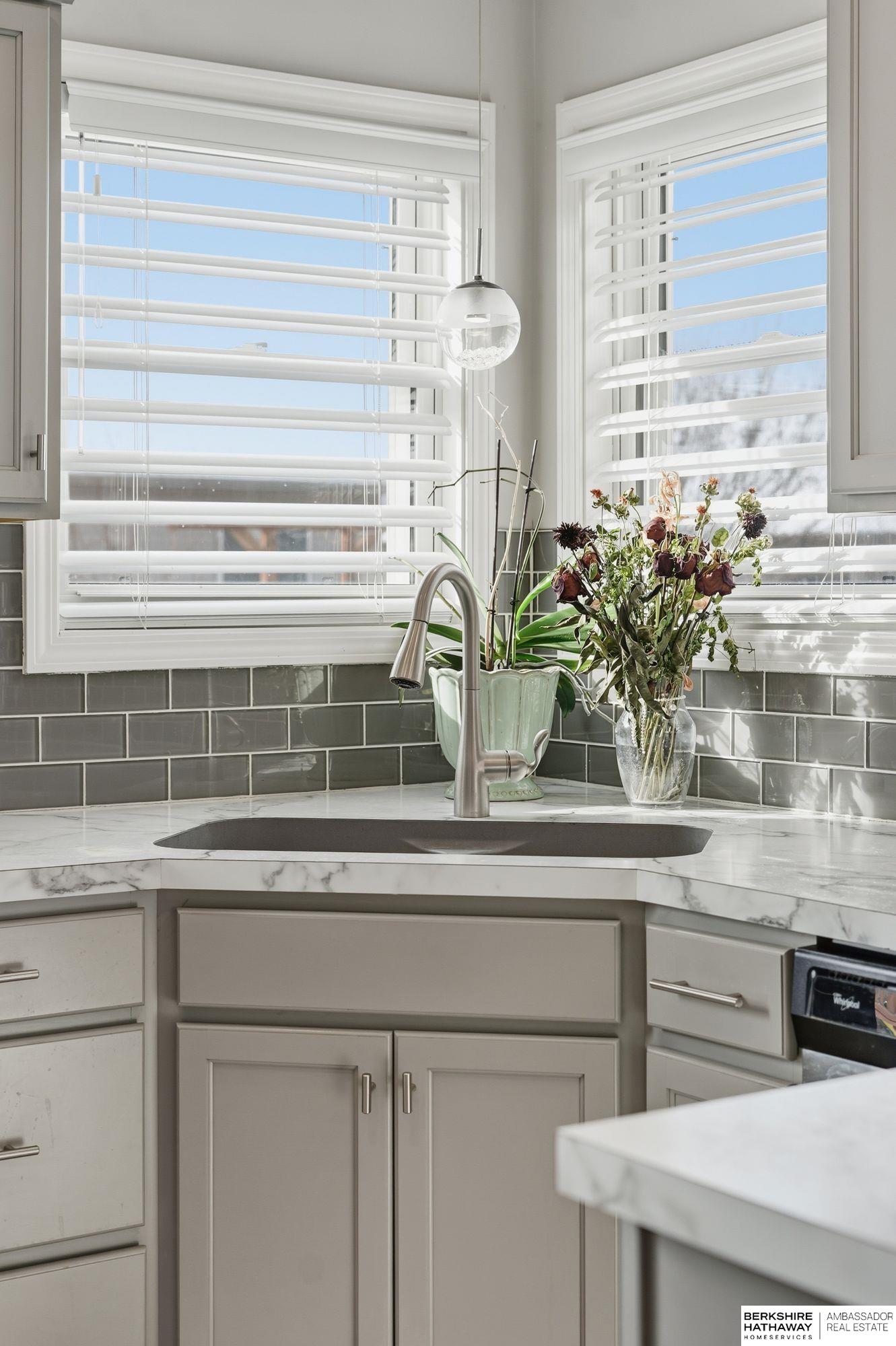 Lincoln, Nebraska 68516, United States, 4 Bedrooms Bedrooms, ,3 BathroomsBathrooms,Residential,Active,251002