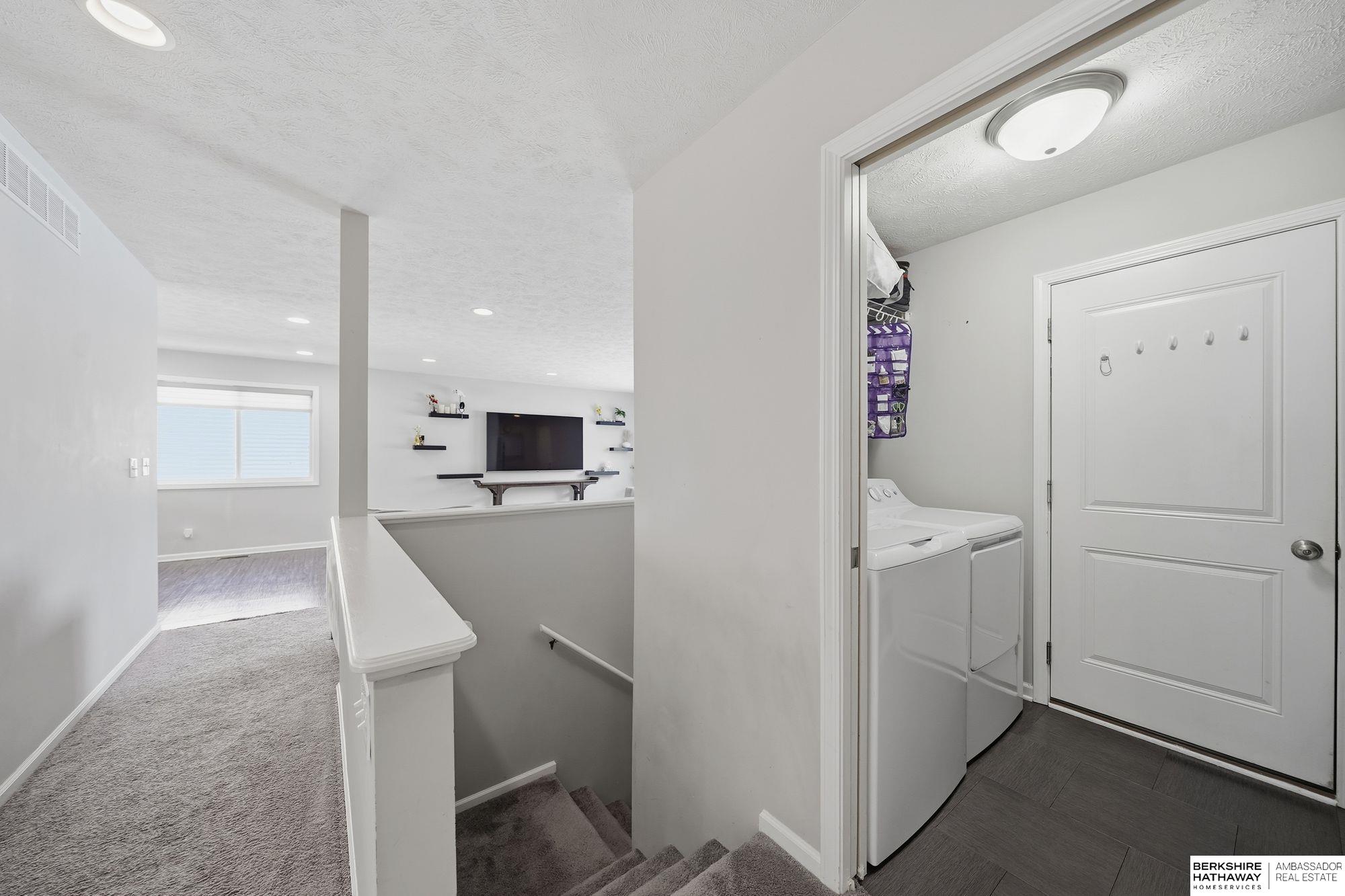 Lincoln, Nebraska 68516, United States, 4 Bedrooms Bedrooms, ,3 BathroomsBathrooms,Residential,Active,251002