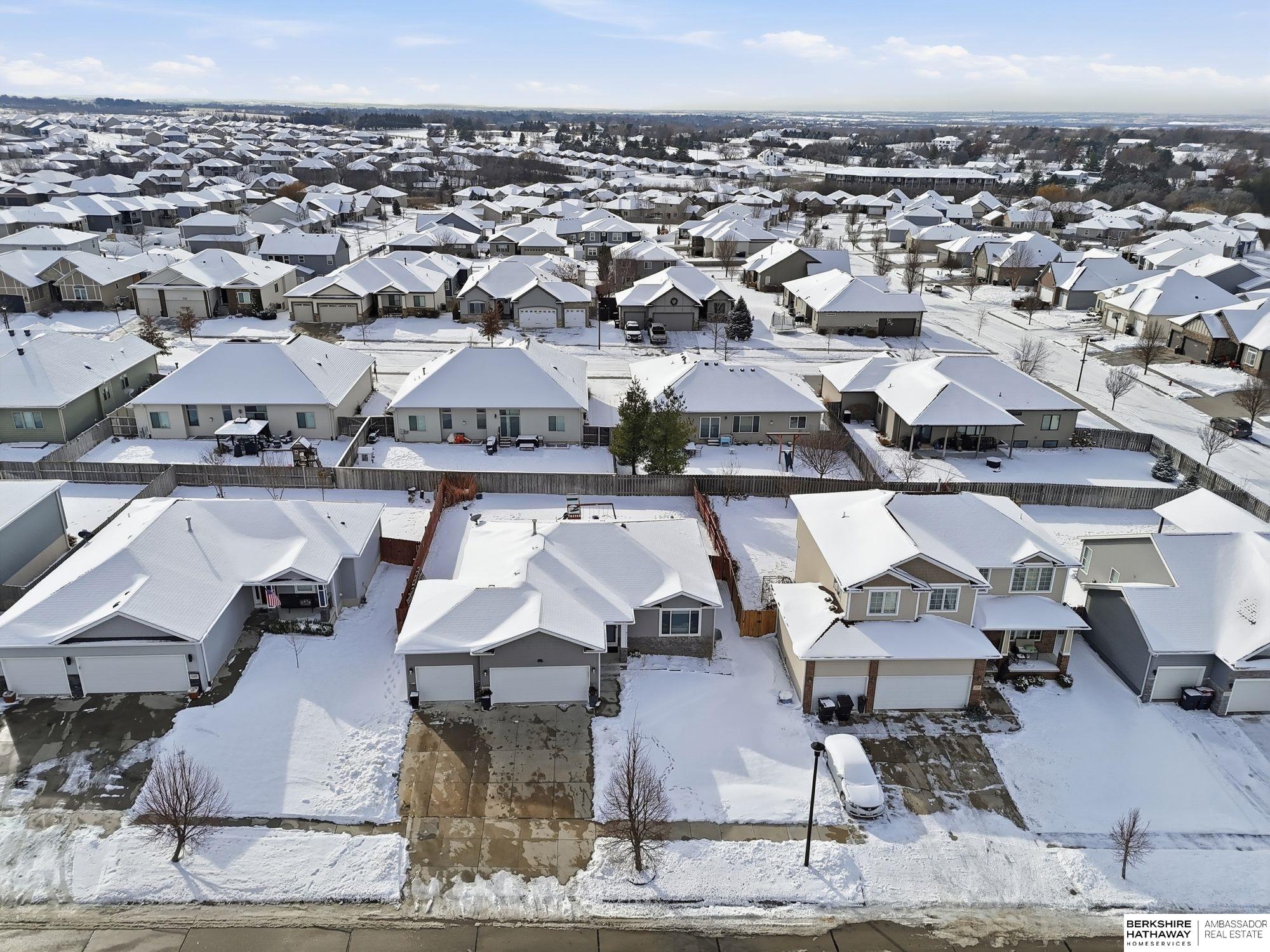 Lincoln, Nebraska 68516, United States, 4 Bedrooms Bedrooms, ,3 BathroomsBathrooms,Residential,Active,251002