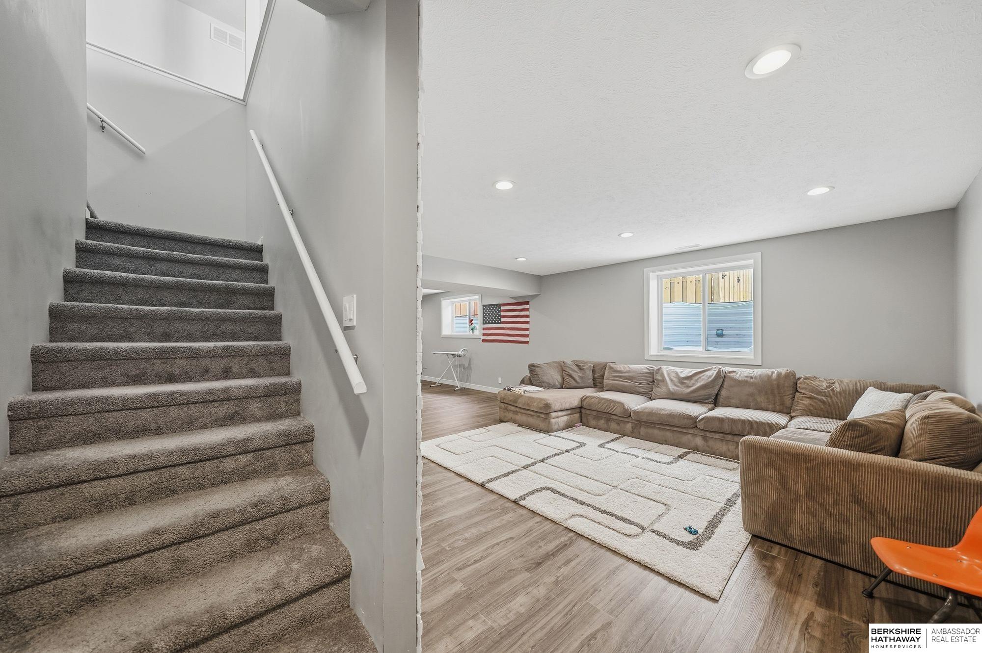 Lincoln, Nebraska 68516, United States, 4 Bedrooms Bedrooms, ,3 BathroomsBathrooms,Residential,Active,251002