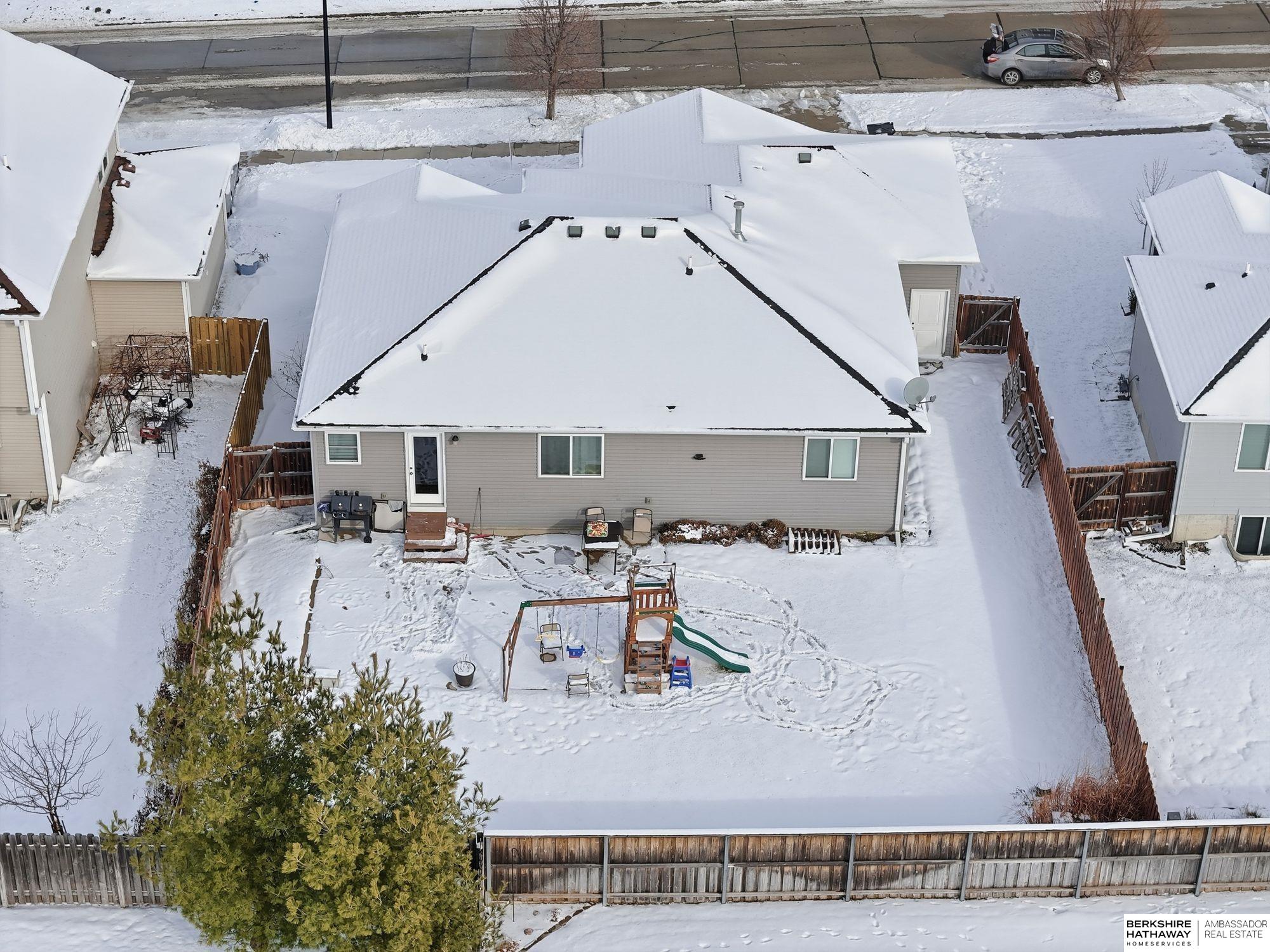 Lincoln, Nebraska 68516, United States, 4 Bedrooms Bedrooms, ,3 BathroomsBathrooms,Residential,Active,251002