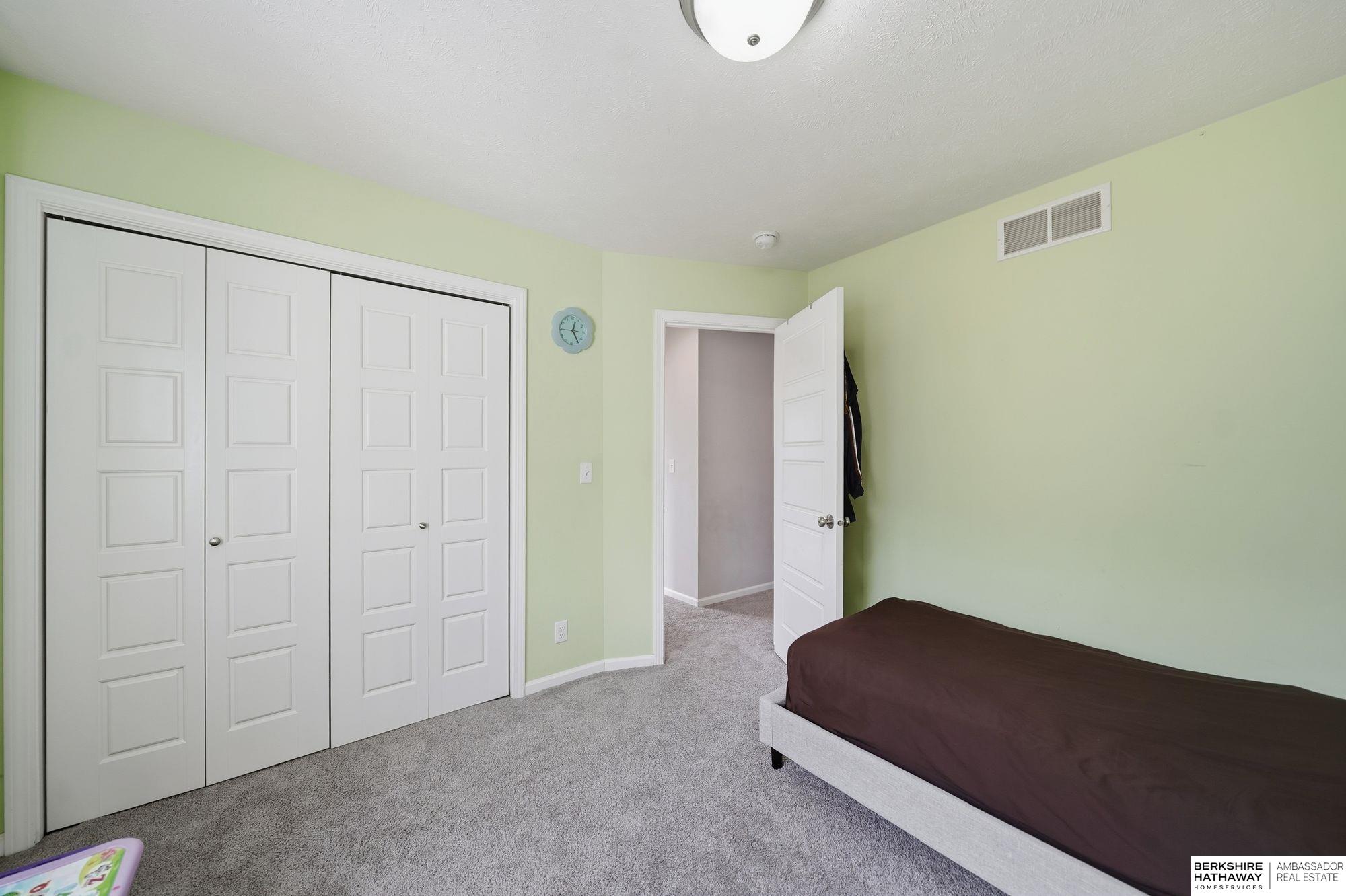 Lincoln, Nebraska 68516, United States, 4 Bedrooms Bedrooms, ,3 BathroomsBathrooms,Residential,Active,251002