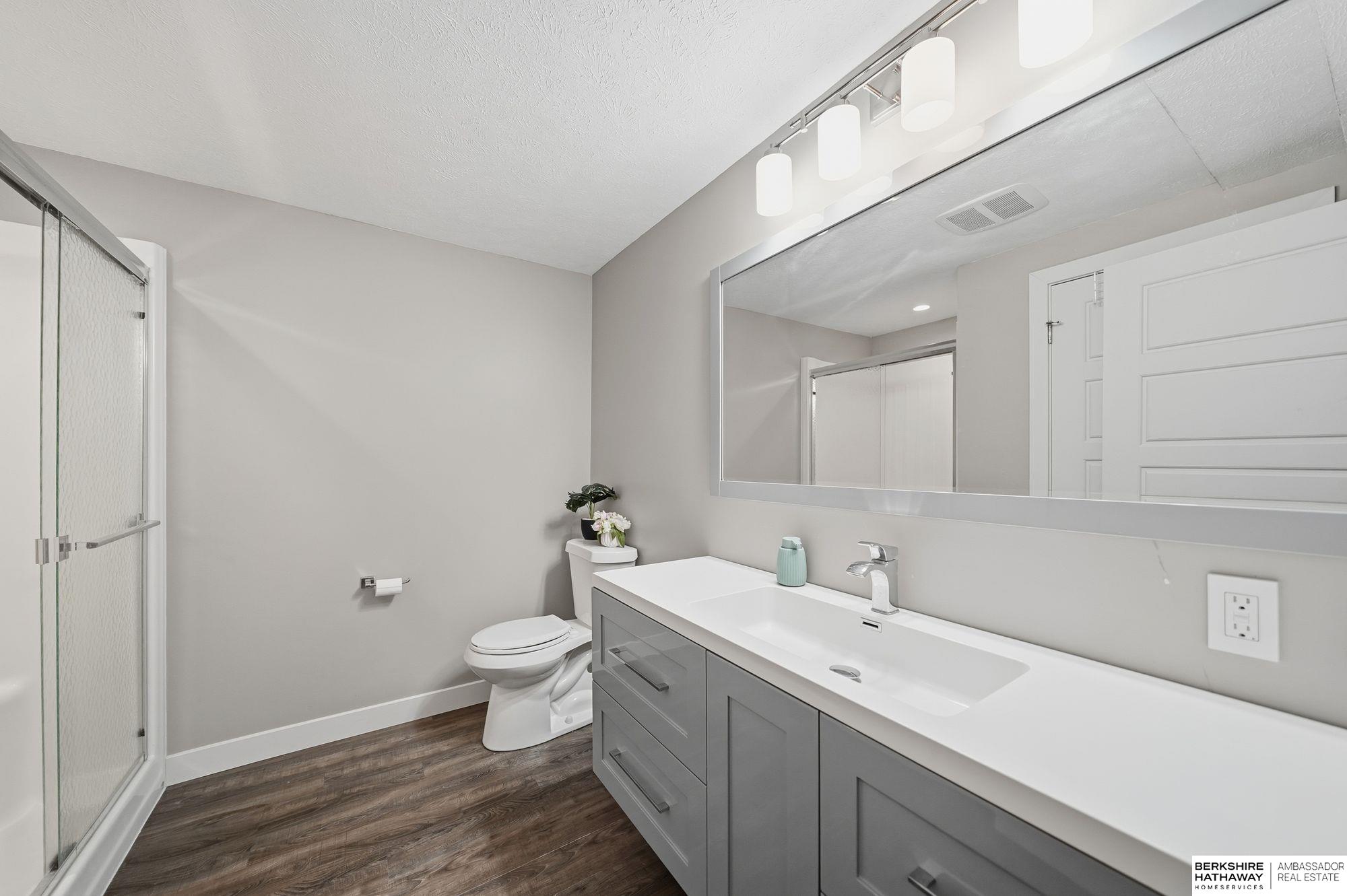 Lincoln, Nebraska 68516, United States, 4 Bedrooms Bedrooms, ,3 BathroomsBathrooms,Residential,Active,251002