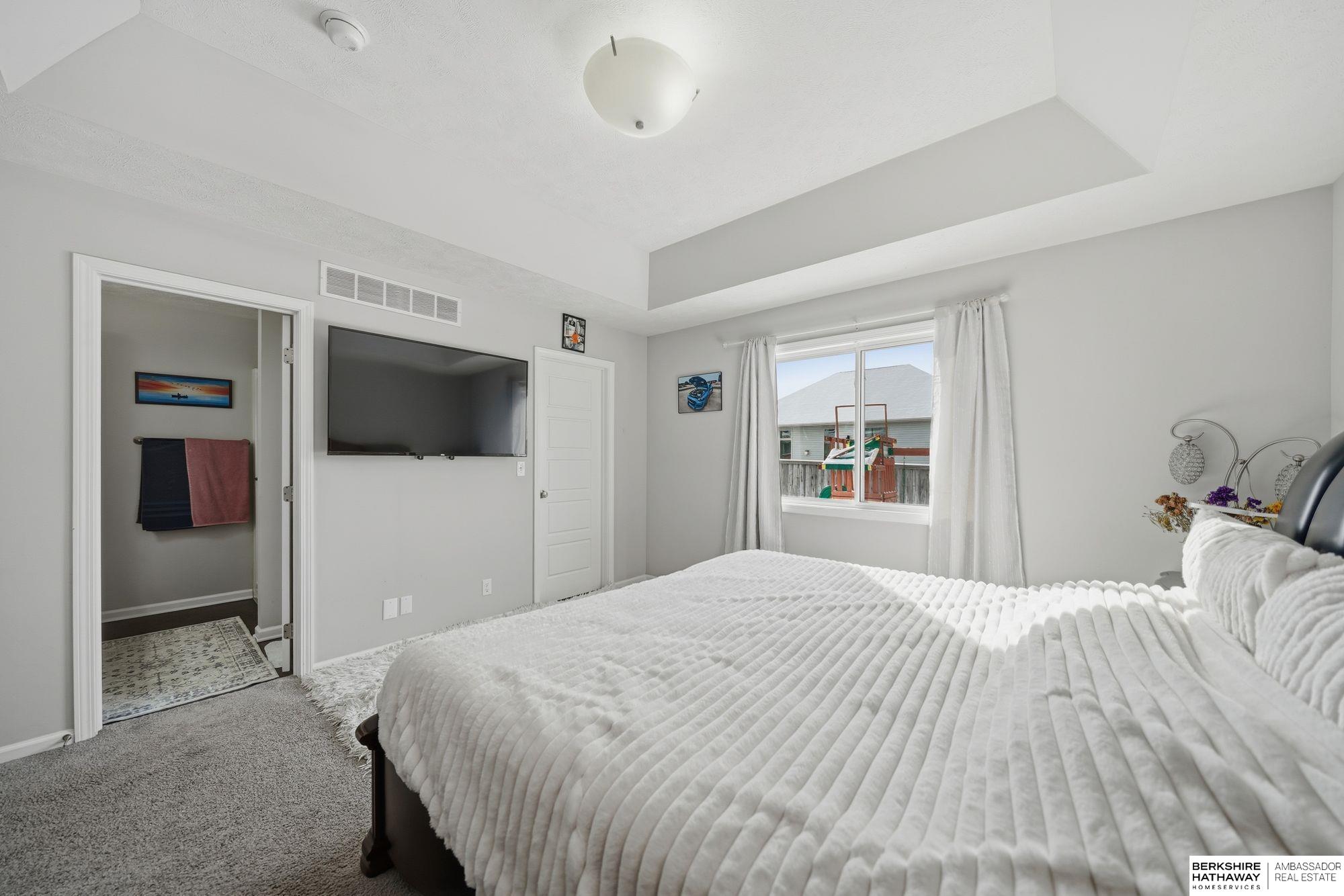 Lincoln, Nebraska 68516, United States, 4 Bedrooms Bedrooms, ,3 BathroomsBathrooms,Residential,Active,251002