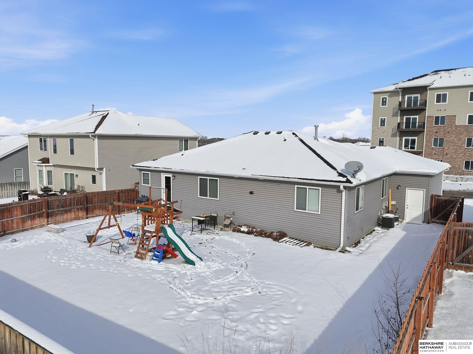 Lincoln, Nebraska 68516, United States, 4 Bedrooms Bedrooms, ,3 BathroomsBathrooms,Residential,Active,251002