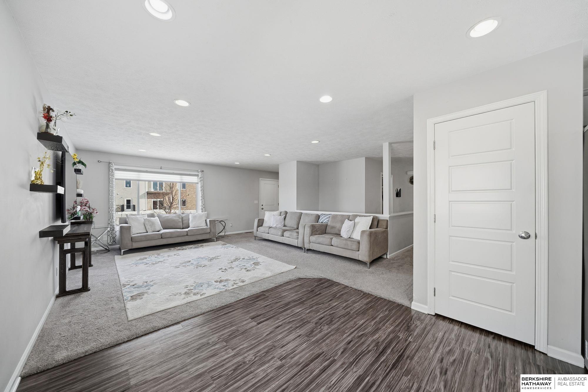 Lincoln, Nebraska 68516, United States, 4 Bedrooms Bedrooms, ,3 BathroomsBathrooms,Residential,Active,251002