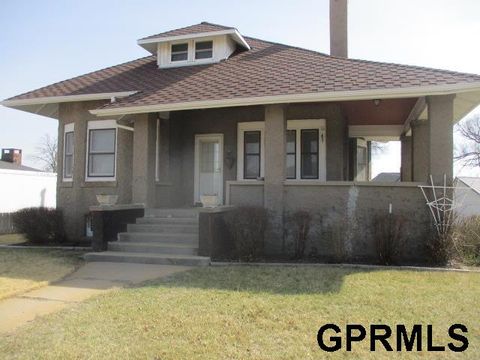 Photo of 1504 6th St Street, Fairbury, NE 68352 (MLS # 22607876)
