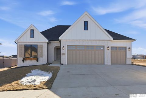 Photo of 12401 Fenwick Street, Papillion, NE 68046 (MLS # 22605417)