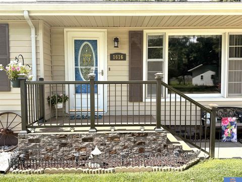 Photo of 1616 Jefferson Street, Beatrice, NE 68310 (MLS # 22619615)