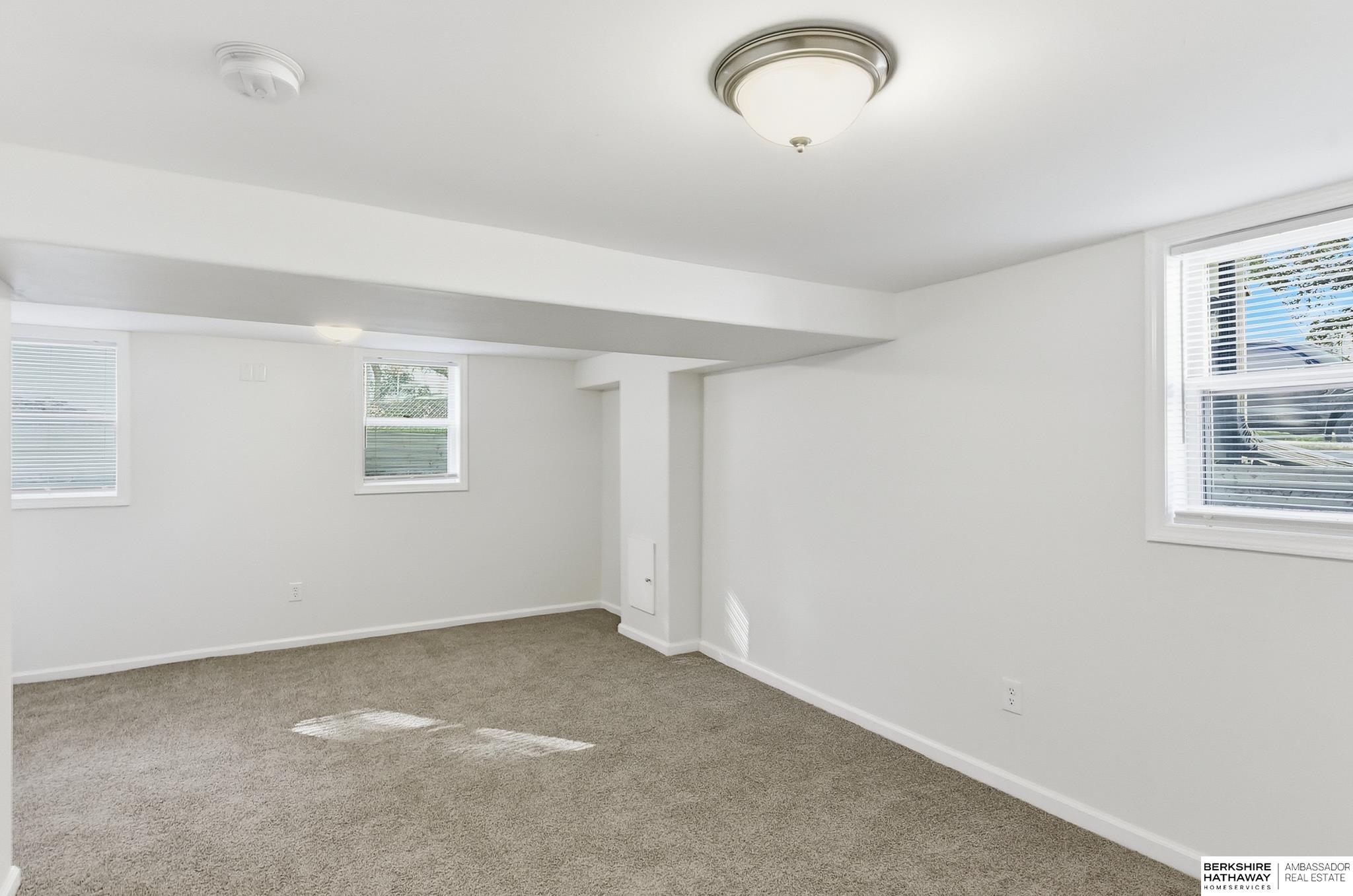 Omaha, Nebraska 68104, United States, 4 Bedrooms Bedrooms, ,2 BathroomsBathrooms,Residential,Active,231324