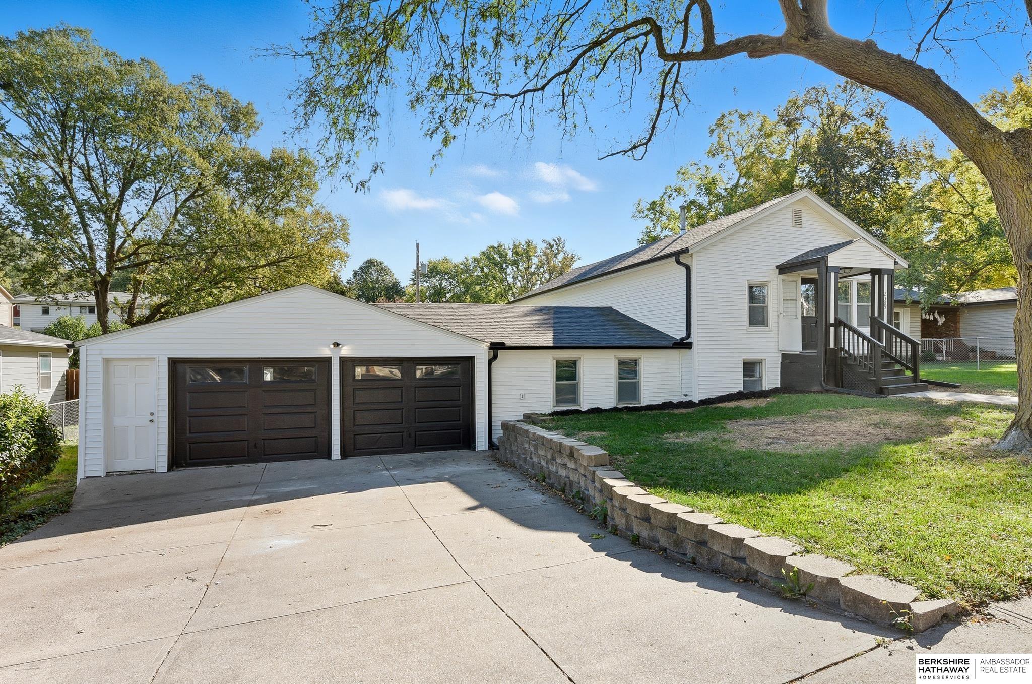 Omaha, Nebraska 68104, United States, 4 Bedrooms Bedrooms, ,2 BathroomsBathrooms,Residential,Active,231324