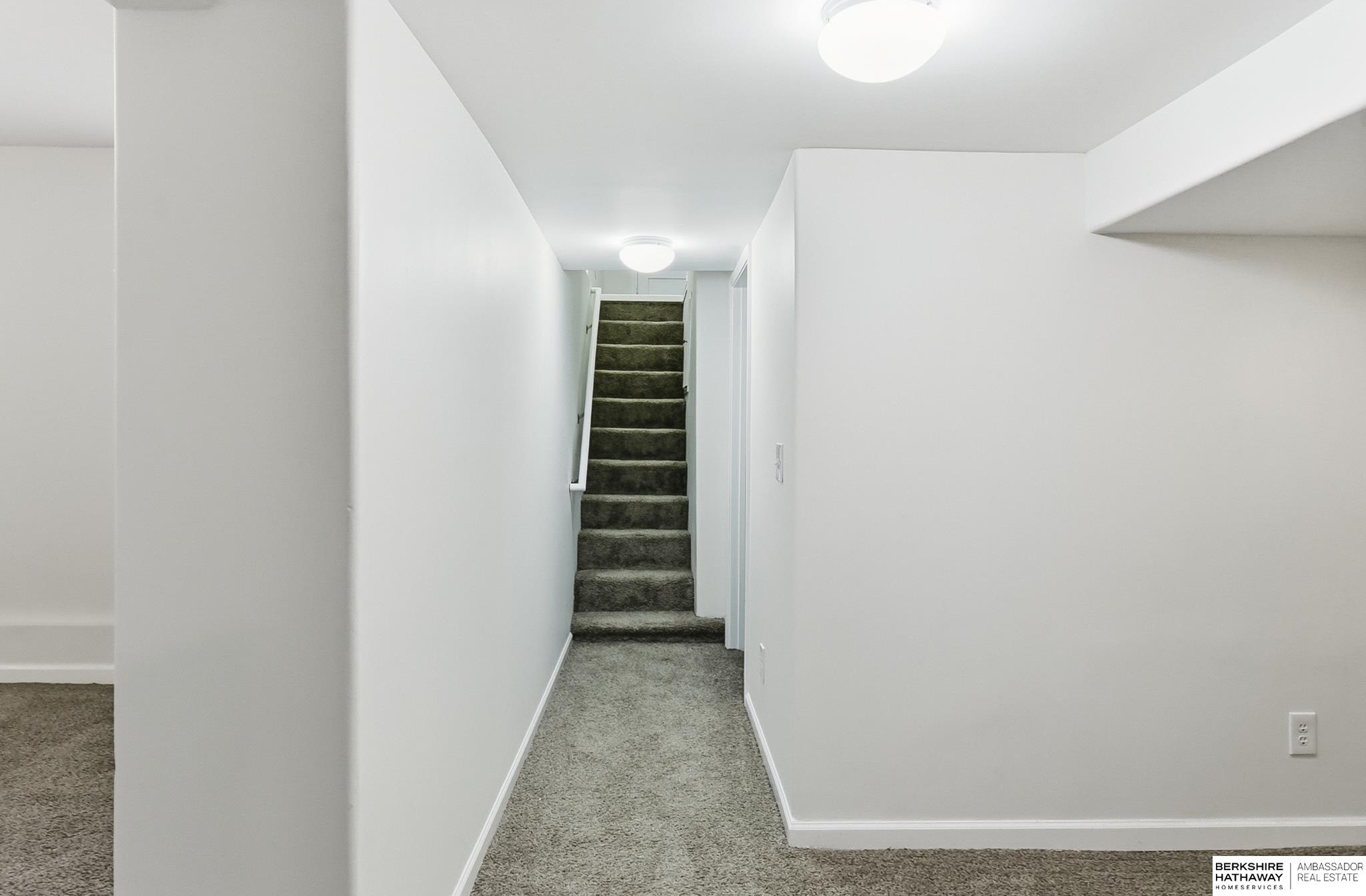 Omaha, Nebraska 68104, United States, 4 Bedrooms Bedrooms, ,2 BathroomsBathrooms,Residential,Active,231324