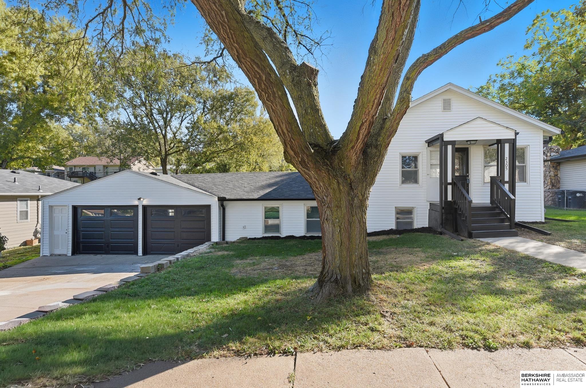 Omaha, Nebraska 68104, United States, 4 Bedrooms Bedrooms, ,2 BathroomsBathrooms,Residential,Active,231324