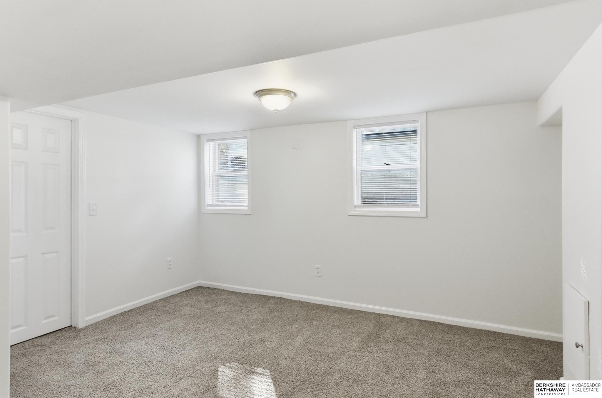 Omaha, Nebraska 68104, United States, 4 Bedrooms Bedrooms, ,2 BathroomsBathrooms,Residential,Active,231324