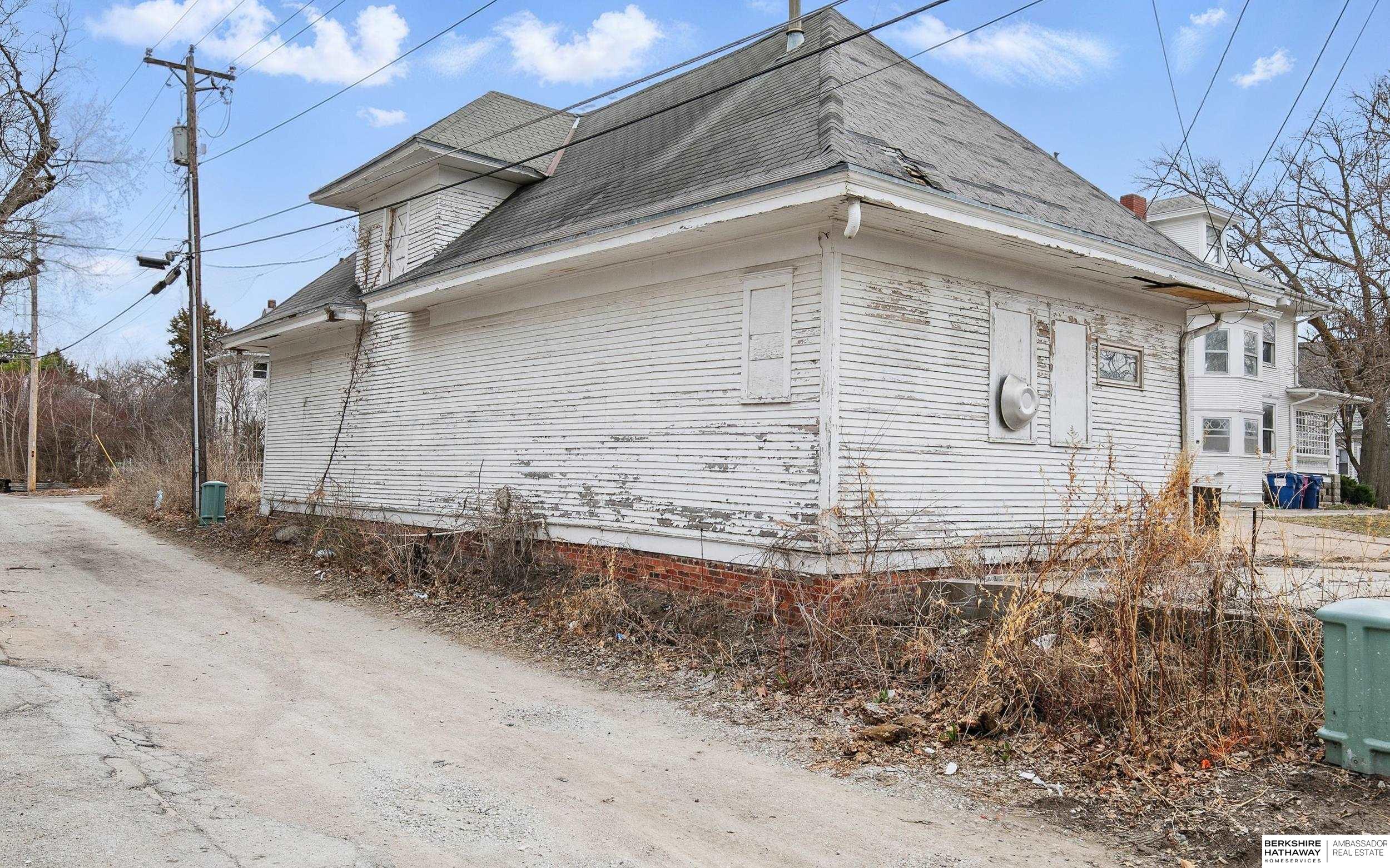 Lincoln, Nebraska 68502, United States, 8 Bedrooms Bedrooms, ,6 BathroomsBathrooms,Residential,Active,93840