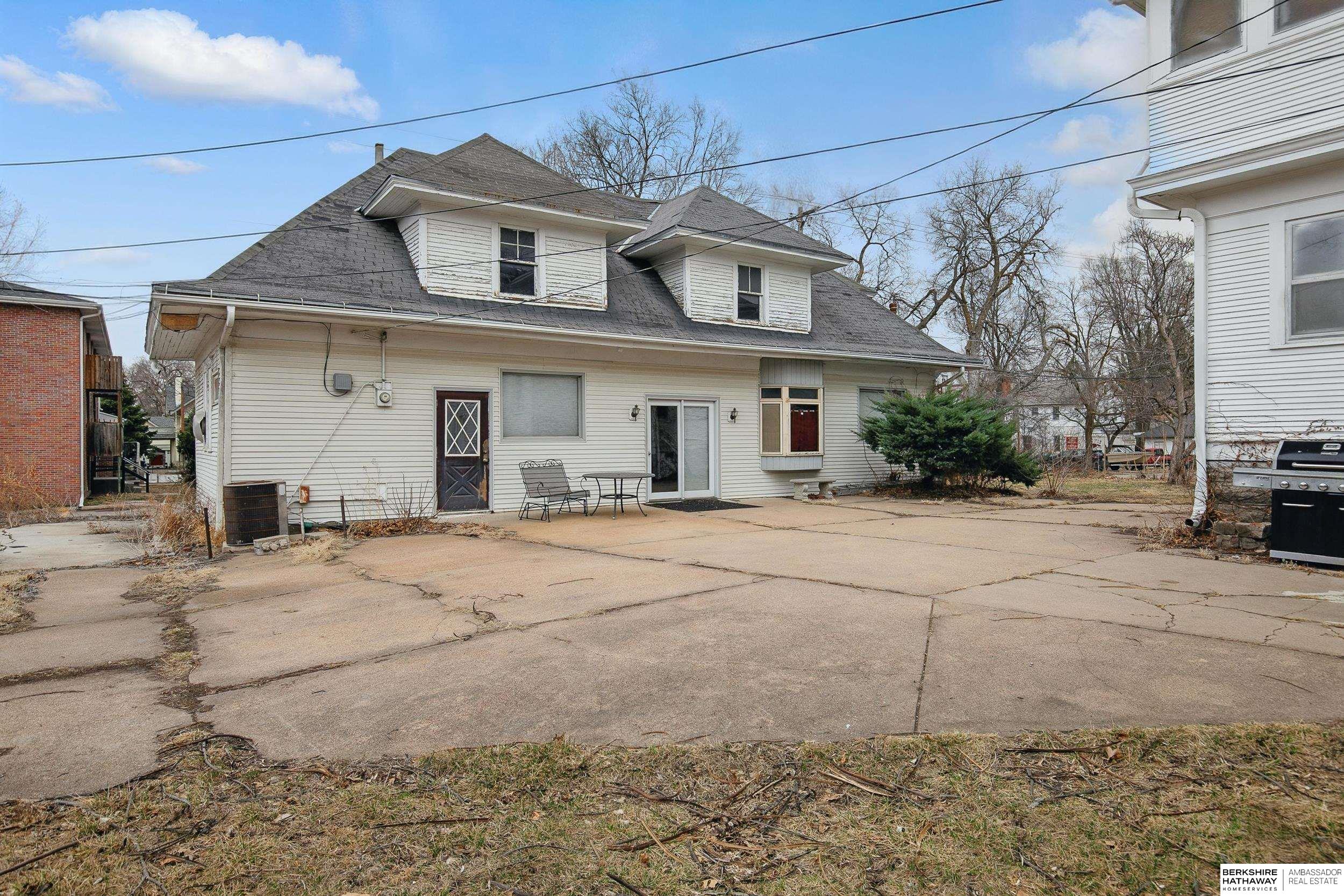 Lincoln, Nebraska 68502, United States, 8 Bedrooms Bedrooms, ,6 BathroomsBathrooms,Residential,Active,93840