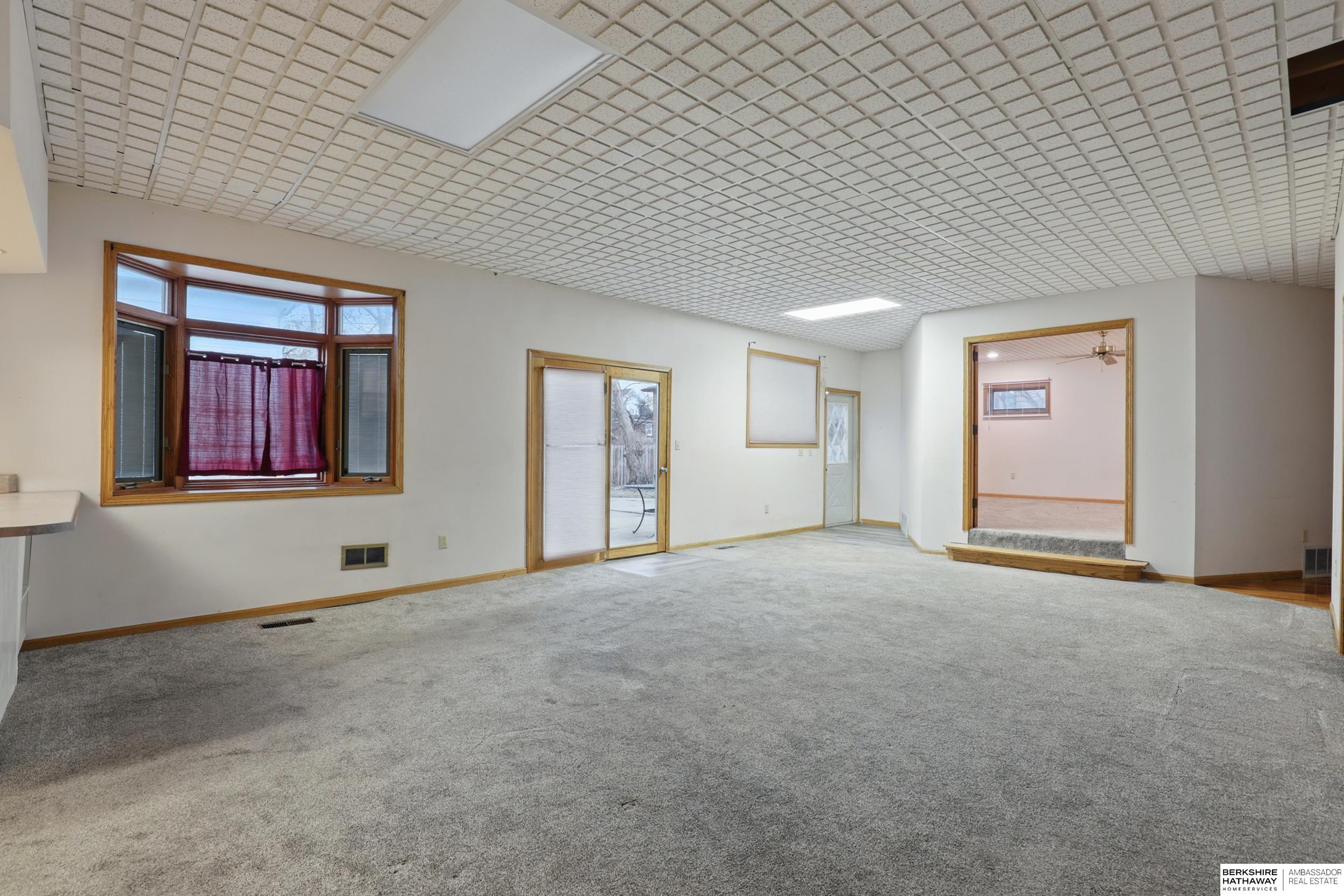 Lincoln, Nebraska 68502, United States, 8 Bedrooms Bedrooms, ,6 BathroomsBathrooms,Residential,Active,93840