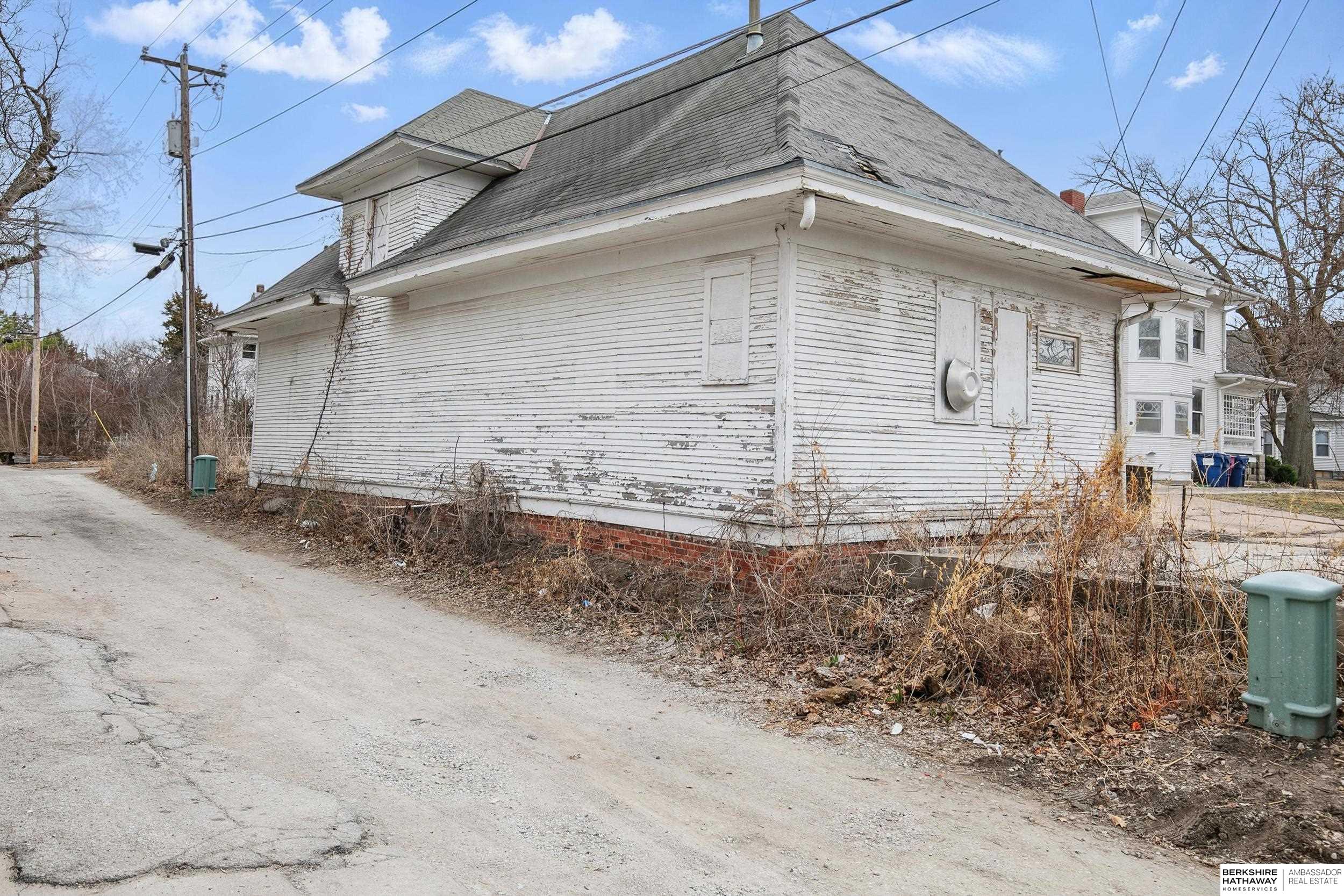 Lincoln, Nebraska 68502, United States, 8 Bedrooms Bedrooms, ,6 BathroomsBathrooms,Residential,Active,93840